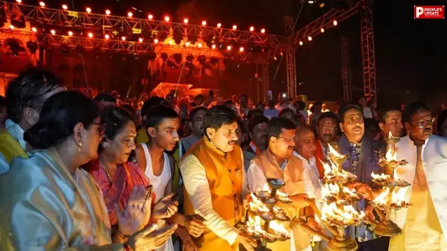 उज्जैन में 33 लाख दीयों से जगमगाई शिप्रा, 25 हजार वॉलिंटियर्स ने एक साथ प्रज्ज्वलित किए दीप