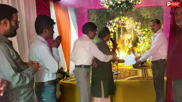 सीहोर: नपा कर्मचारियों ने गणेशजी को सौंपा प्रार्थना पत्र, सैलरी के लिए लगाई गुहार