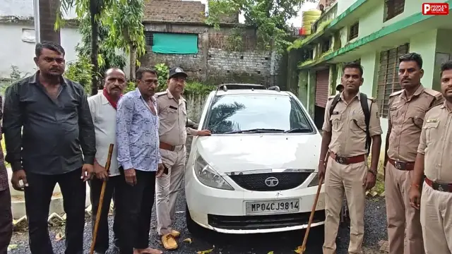बाड़ी में वन विभाग की बड़ी कार्रवाई, 20 नग लकड़ी जब्त; आरोपी फरार