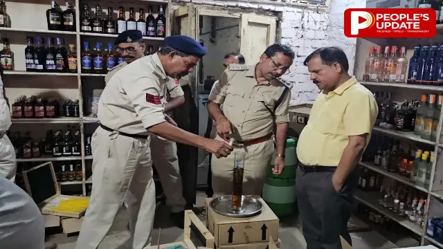 सिवनी मालवा: शराब में मिलावट का वीडियो वायरल, आबकारी टीम ने की जांच; लैब भेजे गए सैंपल