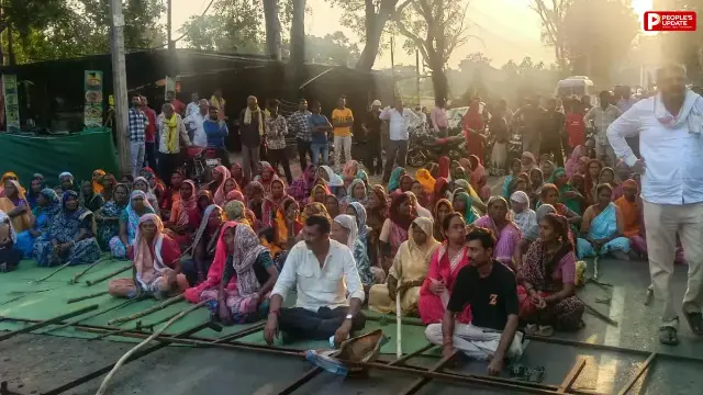 सारंगपुर-मढ़ई शराब दुकान मामला: जनवरी-फरवरी की नीलामी में शामिल नहीं होगी दुकान; आदिवासी महिलाओं का धरना खत्म