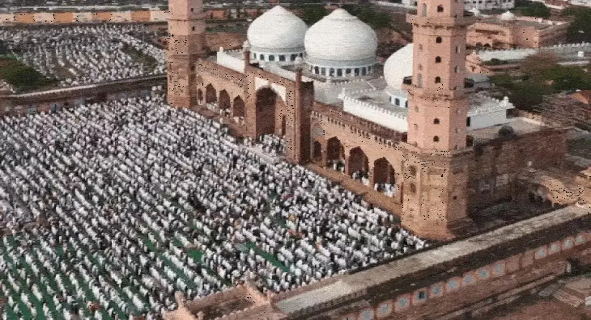 नमाज के समय तय, फित्रा की दरें घोषित; सुन्नी और शिया मस्जिदों में अलग-अलग इंतजाम