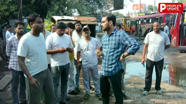 गुना बस स्टैंड पर गंदगी मिलने पर मैट समेत दो सफाईकर्मियों का वेतन काटने के निर्देश