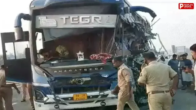 अंबेडकरनगर में AC बस-ट्रेलर की टक्कर, 4 यात्रियों की मौत; 4 गंभीर घायल, ड्राइवर को झपकी आने से हुआ हादसा