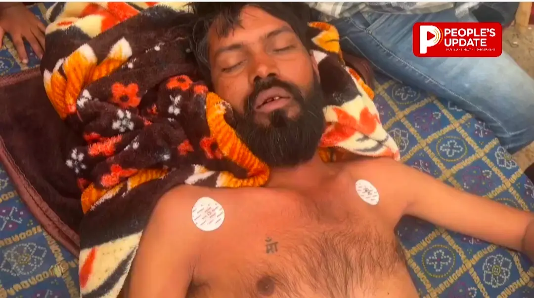 डॉक्टरों ने मृत बताया, अंतिम संस्कार से पहले जिंदा हुआ युवक! एम्बुलेंस में हिले हाथ-पैर, VIDEO वायरल