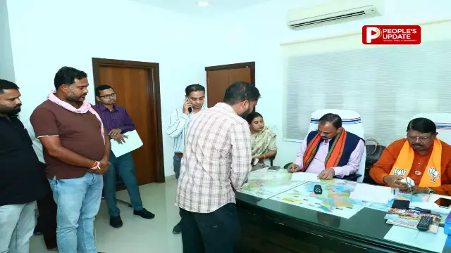 भाजपा सहयोग केंद्र में स्वास्थ्य मंत्री श्यामबिहारी जायसवाल ने सुनी कार्यकर्ताओं की समस्याएं, 52 आवेदनों के त्वरित निराकरण के दिए निर्देश