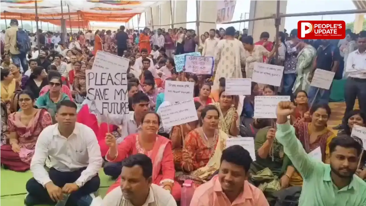 छत्तीसगढ़ में स्वामी आत्मानंद संविदा शिक्षकों का प्रदेशव्यापी आंदोलन, नियमितीकरण समेत 6 मांगों को लेकर दो दिवसीय धरना