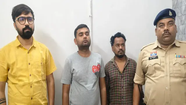 रायगढ़ में जंगल के काले कारोबार का बड़ा खुलासा, फर्जी परमिट से करोड़ों की लकड़ी तस्करी का आरोप 
