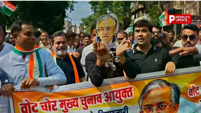 दुर्ग में कांग्रेस का हल्लाबोल,SIR के खिलाफ सड़क पर उतरे भूपेश बघेल, कलेक्ट्रेट के बाहर पुलिस से भिड़े कार्यकर्ता