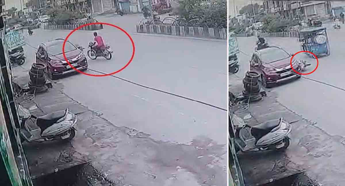 अंबिकापुर में बाइक चलाते समय युवक को आया हार्ट अटैक, खड़ी कार से टकराकर गिरा, मौके पर मौत, CCTV फुटेज