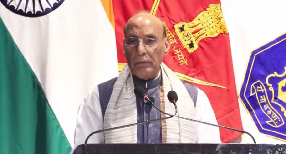 महू में रण संवाद 2025 : राजनाथ सिंह बोले- आतंकवाद के खिलाफ भारत किसी भी हद तक जाएगा, चुनौतियां बड़ी पर संकल्प उससे भी मजबूत