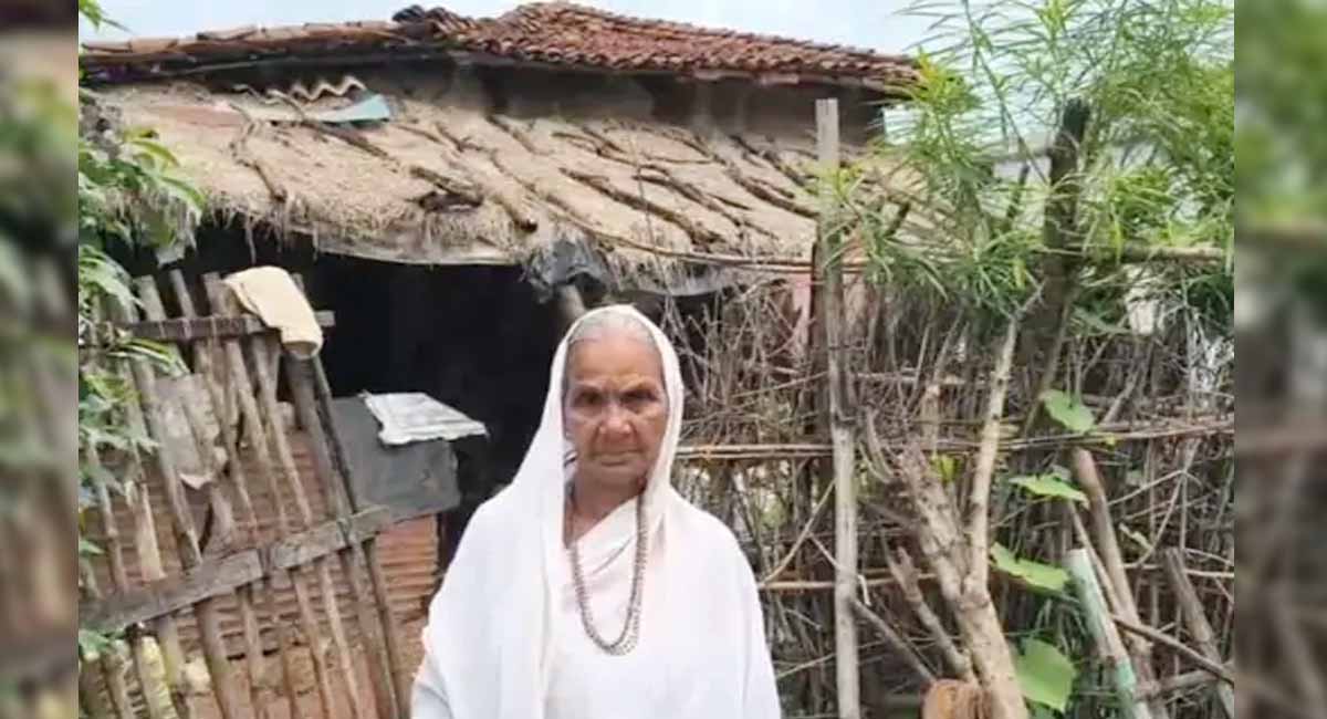 भिखारी के घर चोरी... झोपड़ी से उड़ाए 2.54 लाख, भाई के घर तीजा मनाने गई थी महिला