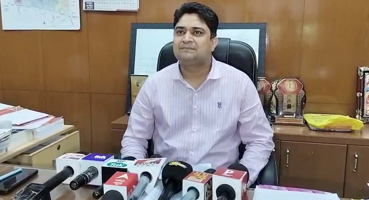 एमवाय अस्पताल चूहा काटने का मामला, डीन डॉ. घनघोरिया ने कई कर्मचारियों पर की कार्रवाई, एजेंसी पर 1 लाख का जुर्माना