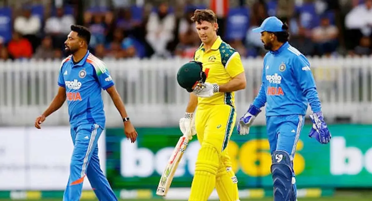 IND vs AUS : ऑस्ट्रेलिया ने पहले वनडे में भारत को 7 विकेट से हराया, कप्तान मार्श ने नाबाद 46 रन की पारी खेली; विराट-रोहित और गिल रहे फ्लॉप