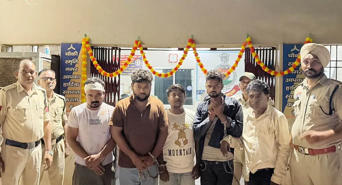 दुर्ग में ट्रांसपोर्टर ने महिला के साथ की अश्लील हरकत, पुलिस पर किया हमला, 3 पुलिसकर्मी घायल