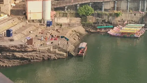 साधु-संतों और स्थानीय लोगों के विरोध के बाद बड़ा फैसला