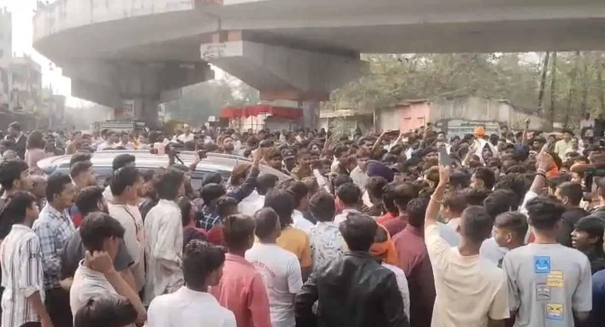 बाजार बंद, व्यापारियों और वकीलों में आक्रोश; आरोपी अब भी फरार