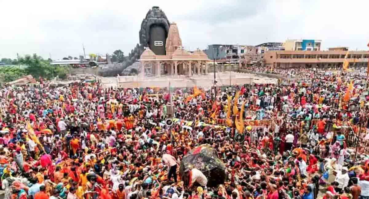 कुबेरेश्वर धाम में 3 दिन में 7 श्रद्धालुओं की मौत, कांवड़ यात्रा और रुद्राक्ष वितरण के आयोजन पर उठे सवाल, सरकार ने की न्यायिक जांच की घोषणा