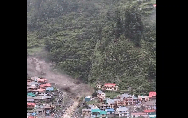 उत्तरकाशी के धराली में बादल फटने से तबाही... खीर गंगा में बहा गांव, अब तक 4 की मौत, 50 से ज्यादा लापता
