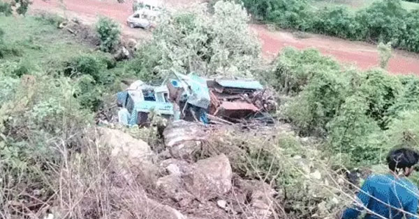 छत्तीसगढ़ : कवर्धा में बोरवेल ट्रक खाई में गिरा, 5 मजदूरों की मौत, सीएम ने जताया दुख