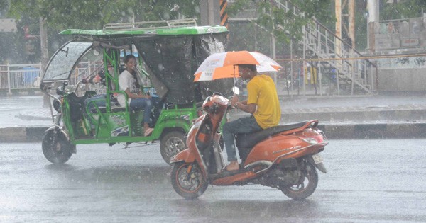 MP Weather Update : प्रदेश के कई जिलों में भारी बारिश का अलर्ट, नदी-नाले उफान पर; डिंडौरी-मऊगंज में स्कूलों की छुट्‌टी
