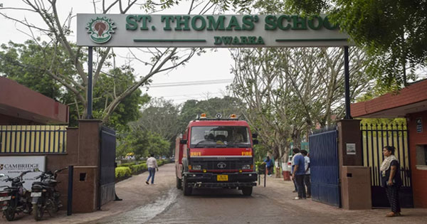 Delhi School Bomb Threat : दिल्ली के 20 स्कूलों को बम धमाके की धमकी, एक हफ्ते में तीसरी बार आए थ्रेट ईमेल