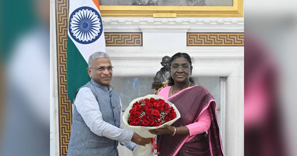 जगदीप धनखड़ के इस्तीफे के बाद हरिवंश नारायण चर्चा में, राष्ट्रपति से मुलाकात के कई मायने