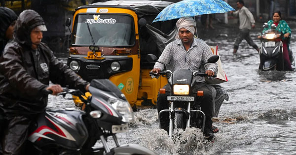 MP Weather Update : प्रदेश में फिर मेहरबान हुआ मानसून, 20 जिलों में भारी बारिश का अलर्ट; डबल सिस्टम का असर