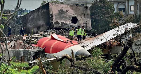 अहमदाबाद में विमान हादसे के 4 दिन बाद Air India के 112 पायलट ने ली ‘सिक लीव’, मंत्री ने संसद में दी जानकारी