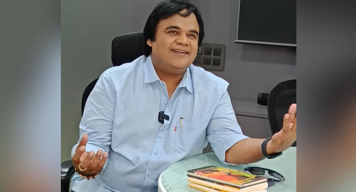 महाकुंभ के बाद सिंहस्थ कुंभ 2028 के लिए एंथम सॉन्ग लिखने वाले जाने-माने कवि आलोक श्रीवास्तव से खास बात