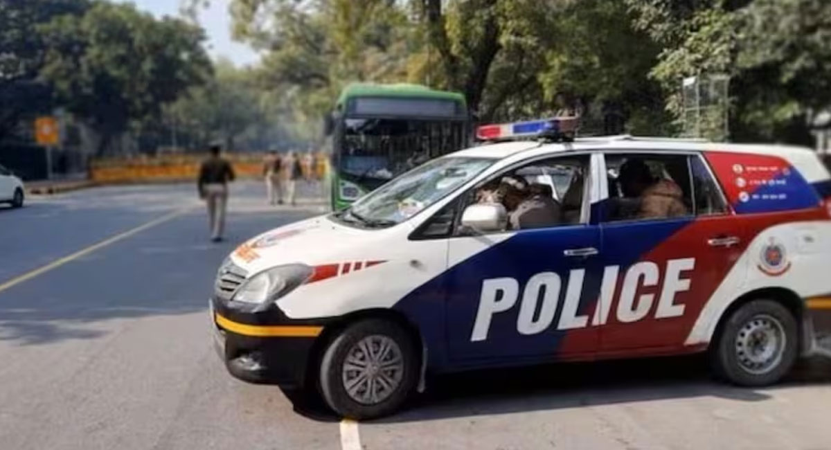 दिल्ली के 50 से ज्यादा स्कूलों को बम से उड़ाने की धमकी, ईमेल के जरिए धमकी; कई स्कूलों में फैली दहशत