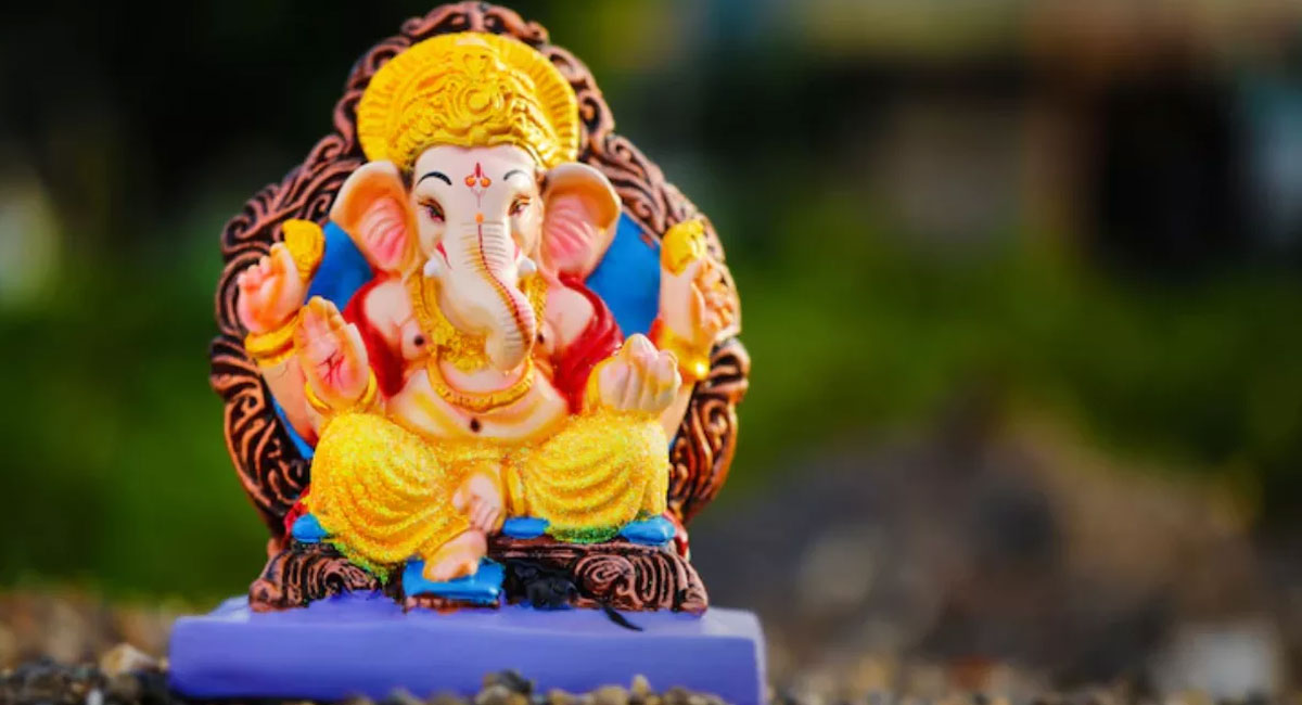 गणेश चतुर्थी से पहले घर से बाहर कर दें ये चीजें, आएगी सुख-समृद्धि