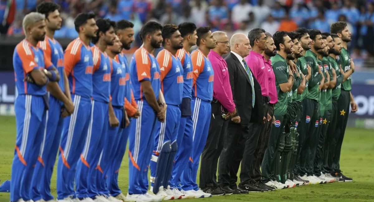 IND vs PAK : हाथ न मिलाने पर मचा बवाल, क्या टीम इंडिया को देना होगा जुर्माना? जानिए क्या कहते हैं नियम