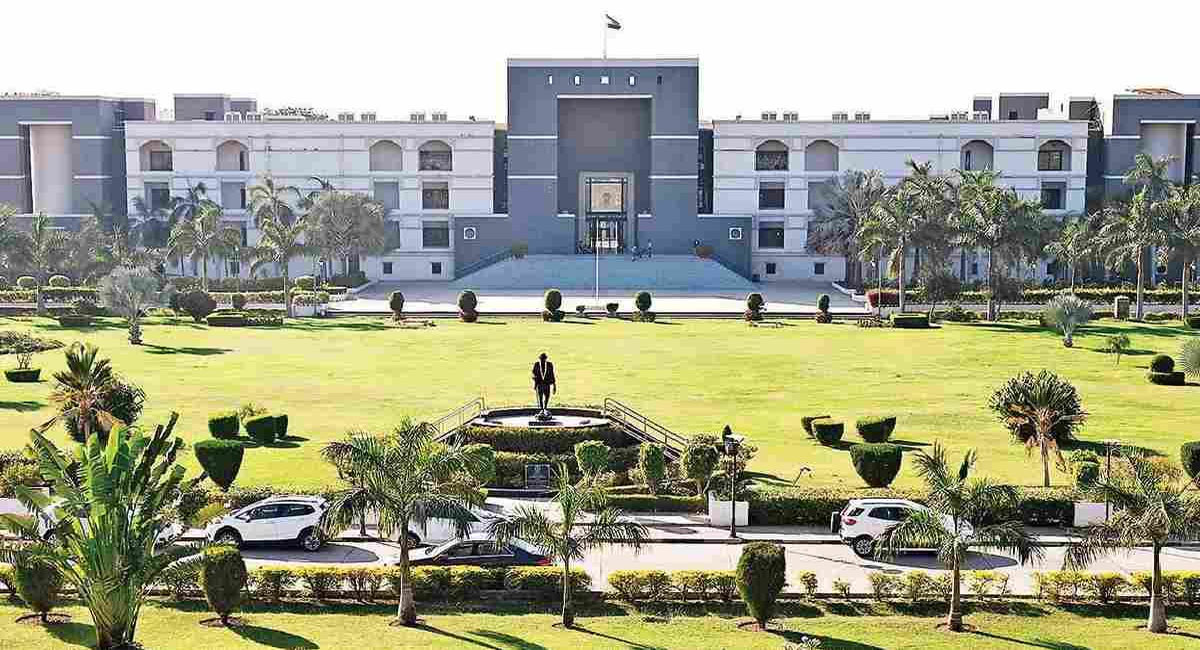 गुजरात हाईकोर्ट को बम से उड़ाने की धमकी, सुरक्षा एजेंसियां अलर्ट