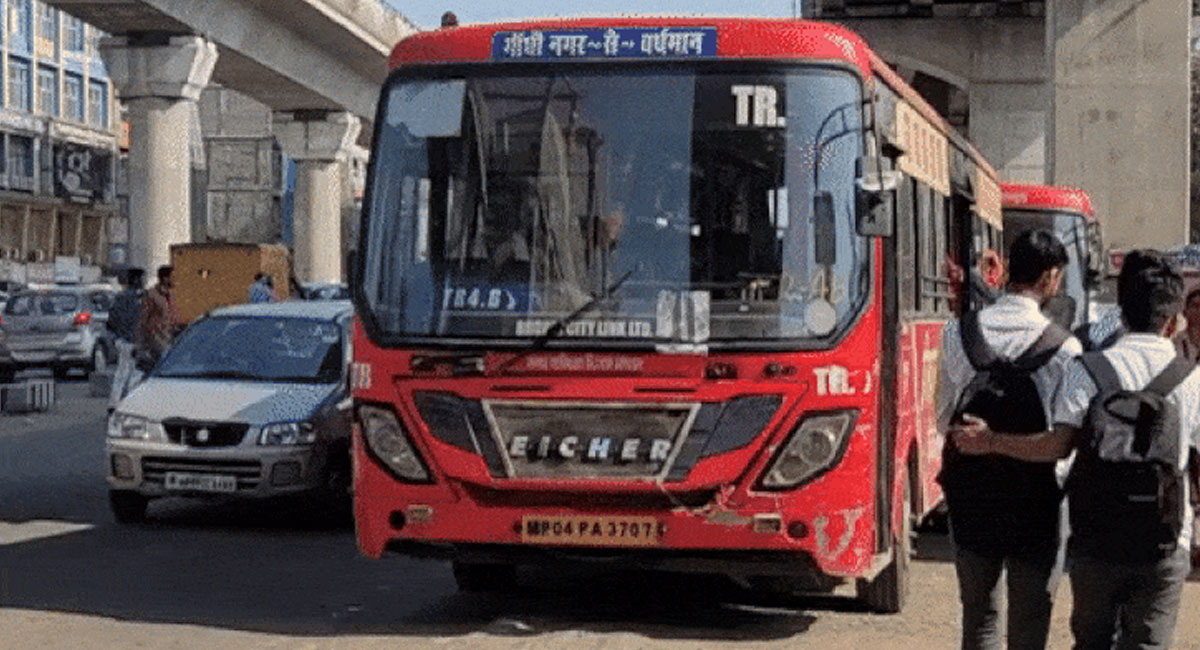 भोपाल में पब्लिक ट्रांसपोर्ट चरमराया, नए साल से दौड़ेंगी 100 ई-बसें; अभी कई रूट ठप