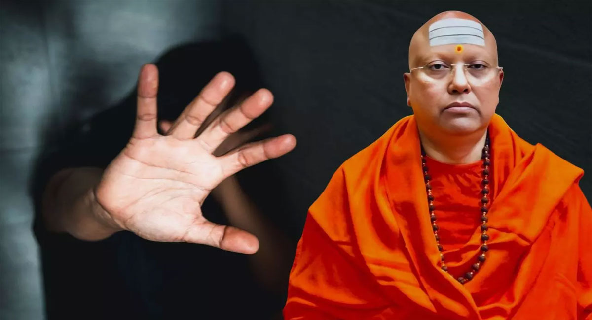 स्वामी चैतन्यानंद पर 15 छात्राओं ने लगाया यौन उत्पीड़न का आरोप, दिल्ली से फरार हुआ आरोपी; वसंतकुंज में चलाता है आश्रम