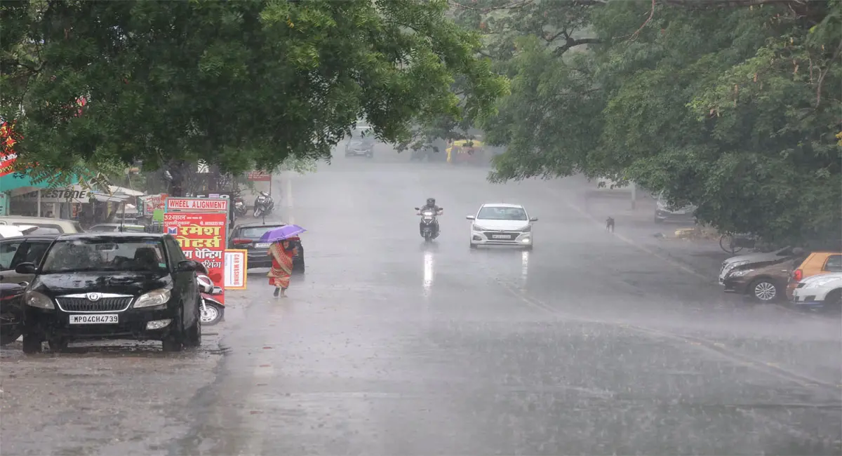 प्रदेश में विदाई से पहले मानसून की तेज बारिश, भोपाल समेत 20 जिलों में जमकर बरसा पानी