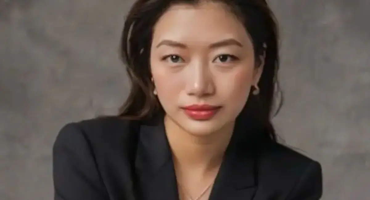 शंघाई एयरपोर्ट पर 18 घंटे तक टॉर्चर, खाना भी नहीं दिया