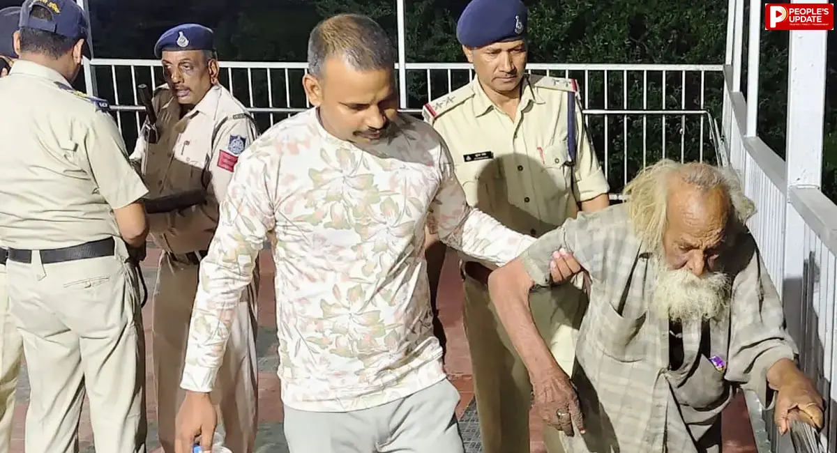 भूखे-प्यासे बुजुर्ग का सहारा बने जीआरपी जवान, भोजन कराकर सुरक्षित पटना किया रवाना