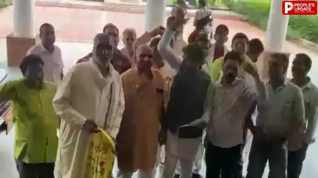 किसानों का कलेक्ट्रेट घेराव, 24 घंटे में सुधार नहीं तो आंदोलन