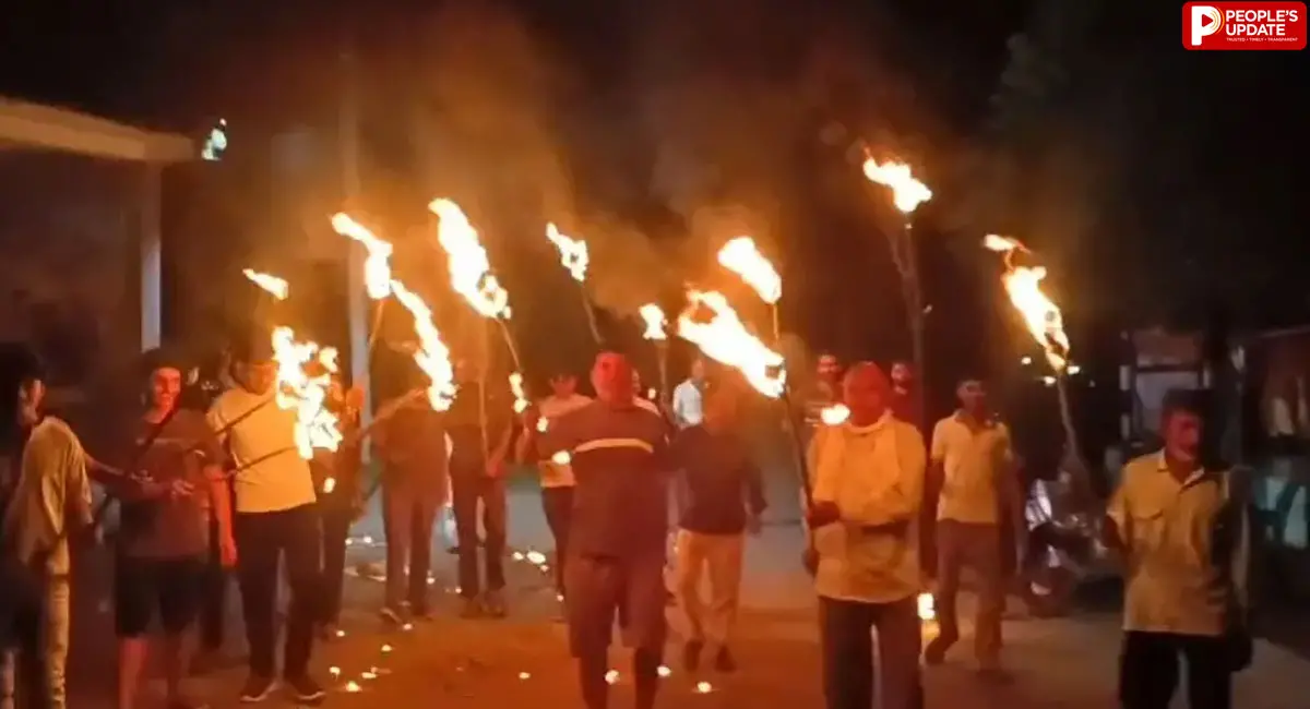बिलकिसगंज में बिजली व्यवस्था के खिलाफ किसानों का फूटा गुस्सा, मशाल जुलूस निकालकर उग्र आंदोलन की चेतावनी