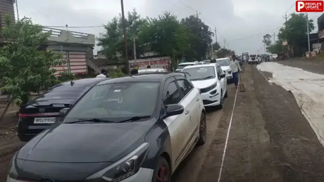 सीहोर-बिलकिसगंज फोरलेन बना मुसीबत! अधूरी सड़क पर लंबा जाम, धूल और गड्ढों से लोग परेशान