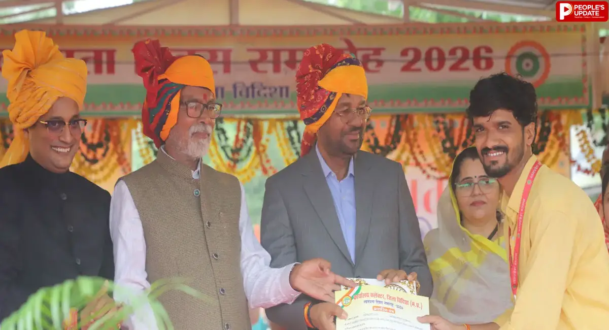 विदिशा में शान से लहराया तिरंगा, प्रभारी मंत्री लखन पटेल ने ली परेड की सलामी