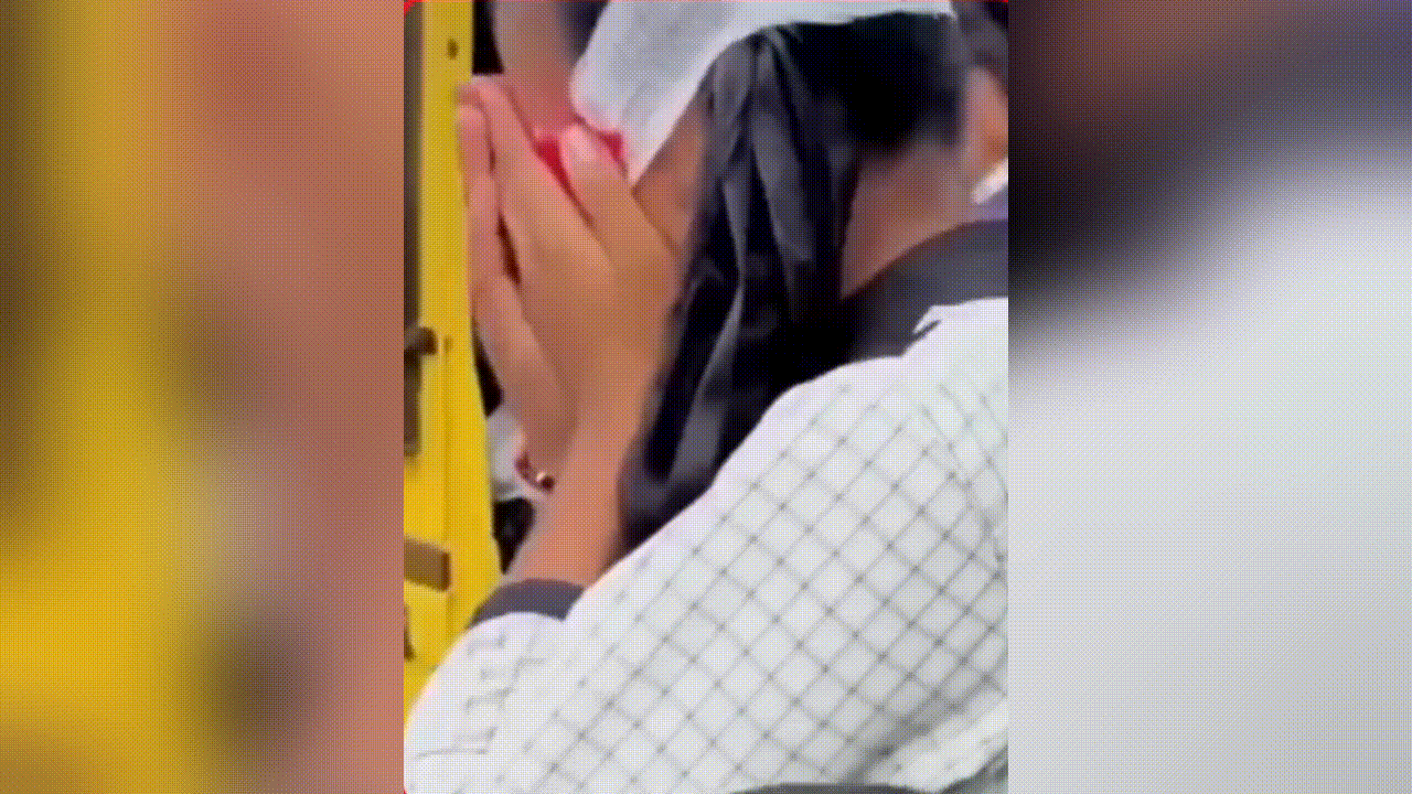 ‘मोबाइल चलाया तो आंखें चली जाएंगी!’ बच्चों को डराने का वीडियो वायरल, स्कूल पर जांच के आदेश