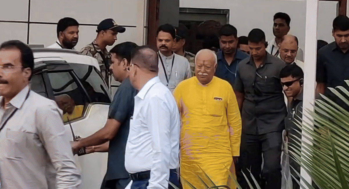 इंदौर पहुंचे संघ प्रमुख मोहन भागवत, रविवार को इन दो बड़े कार्यक्रमों में होंगे शामिल