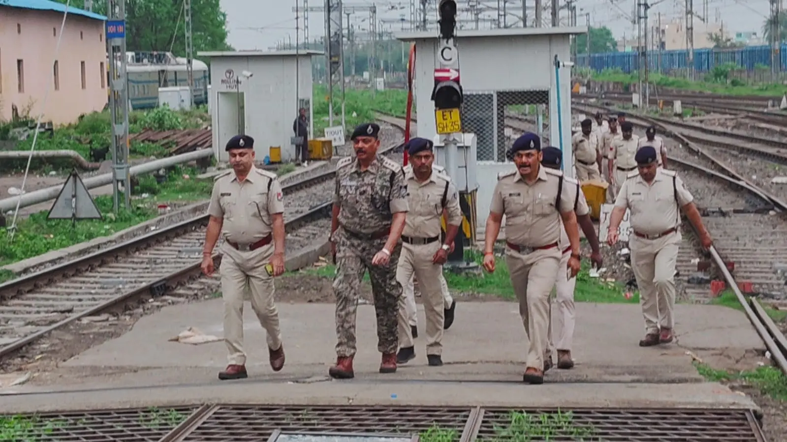 इटारसी जंक्शन पर GRP और RPF ने संयुक्त कार्रवाई, 30 वेंडर पकड़े