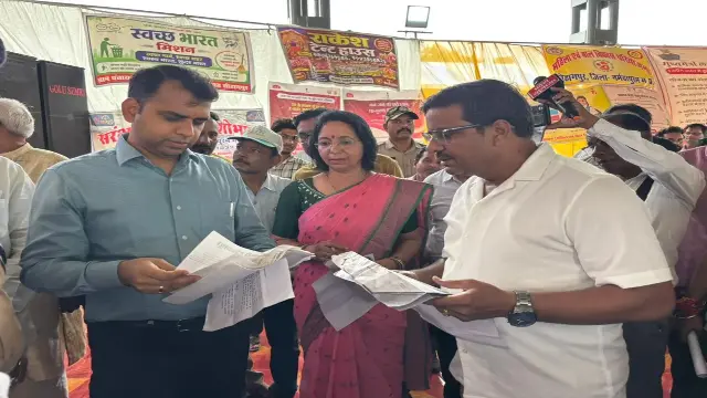 सोहागपुर: लीज नवीनीकरण की समस्या के निराकरण की मांग, कांग्रेस ने कलेक्टर को सौंपा ज्ञापन