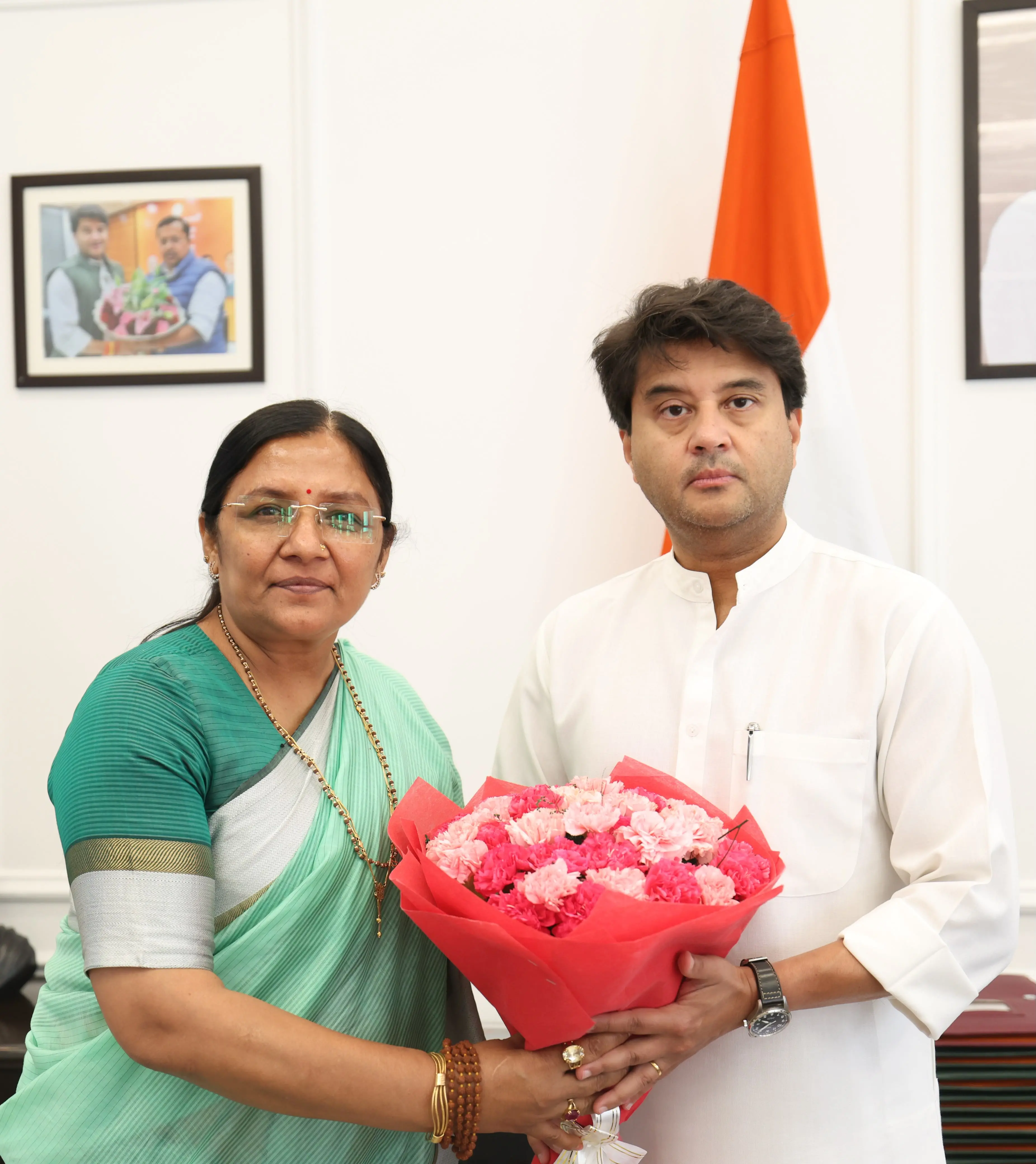 महिला एवं बाल विकास राज्य मंत्री सावित्री ठाकुर ने की वाग्देवी के सम्मान में डाक टिकट जारी करने की मांग