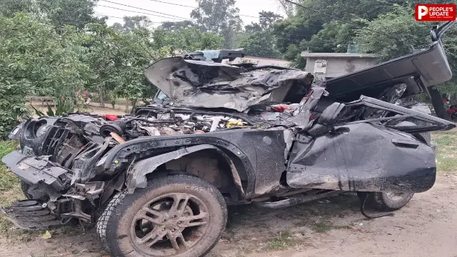 हापुड़ में गंगा एक्सप्रेसवे पर थार पलटी, दो सगे भाइयों समेत 4 युवकों की मौत, 1 घायल