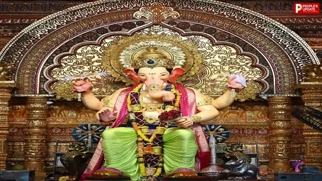 लालबागचा राजा के 10 साल... हर बार अलग थीम और बप्पा का दिव्य रूप, देखें तस्वीरें
